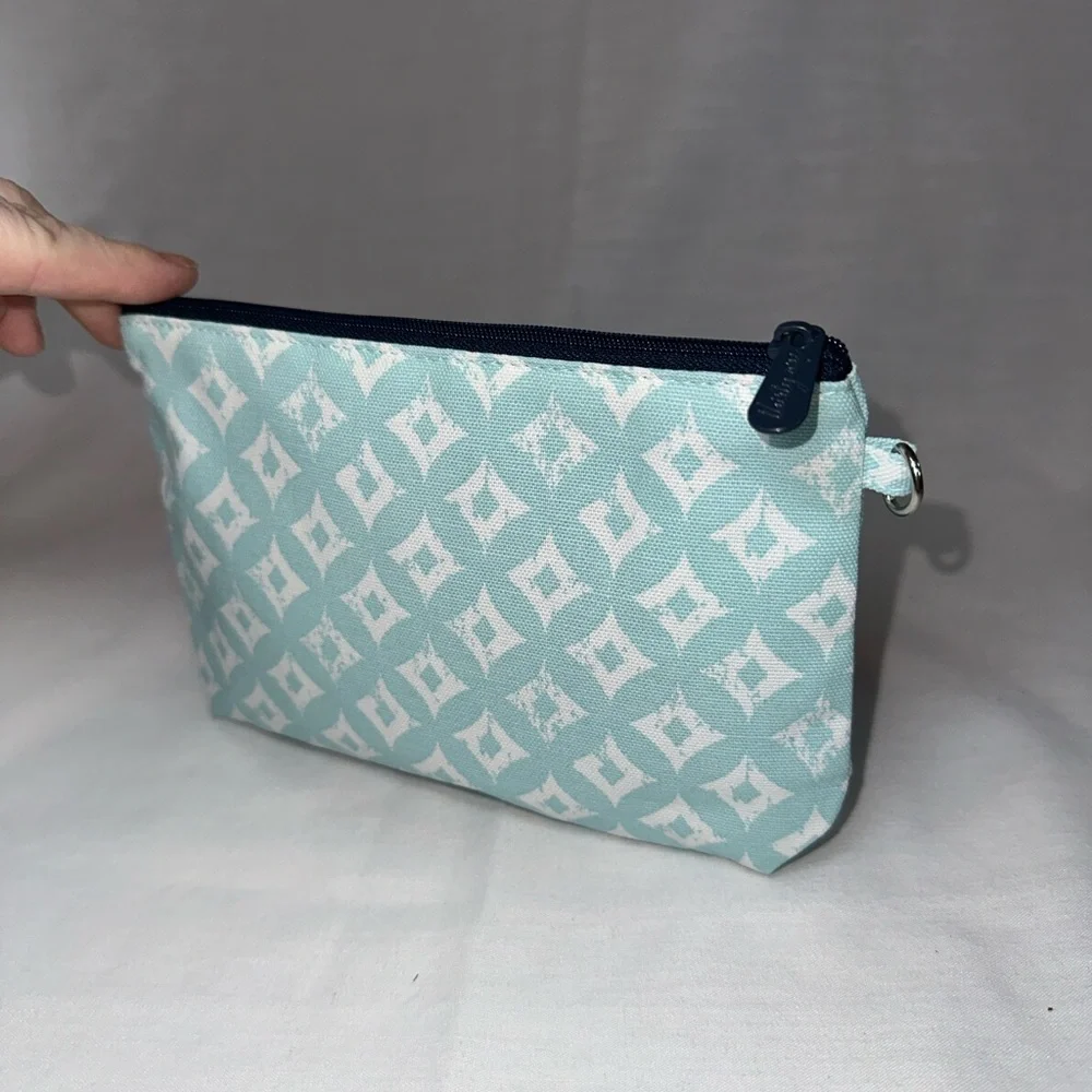 NWOT Thirty-One Wristlet Zip Pouch Light Blue Geometric Pattern